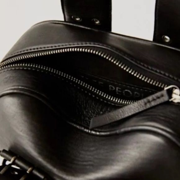 Free People Say Yes Bag Tote Handbag Small Oval Black Leather Buckles Zipper - Picture 7 of 8